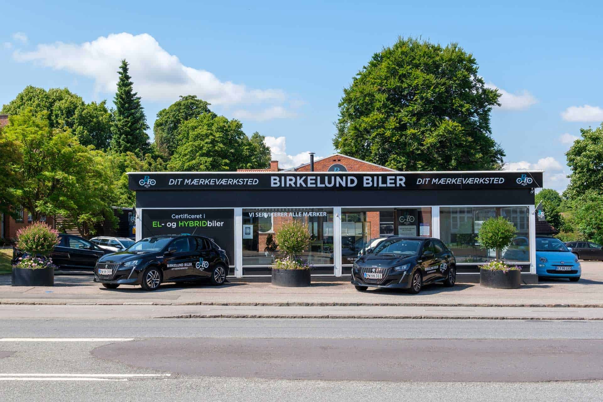 Professionelt hjulskifte versus gør-det-selv: Hvad betaler sig?